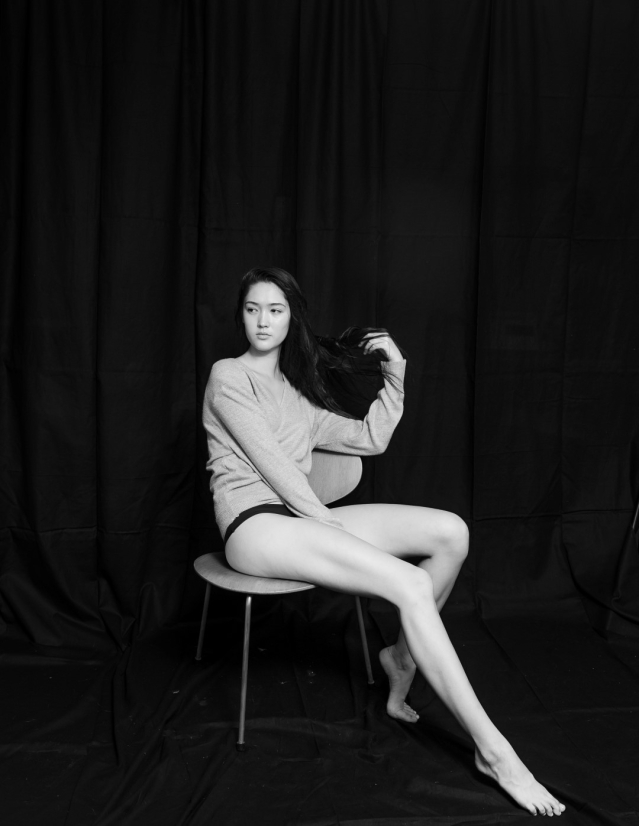 Aimee Cheng-Bradshaw con falda corta 41