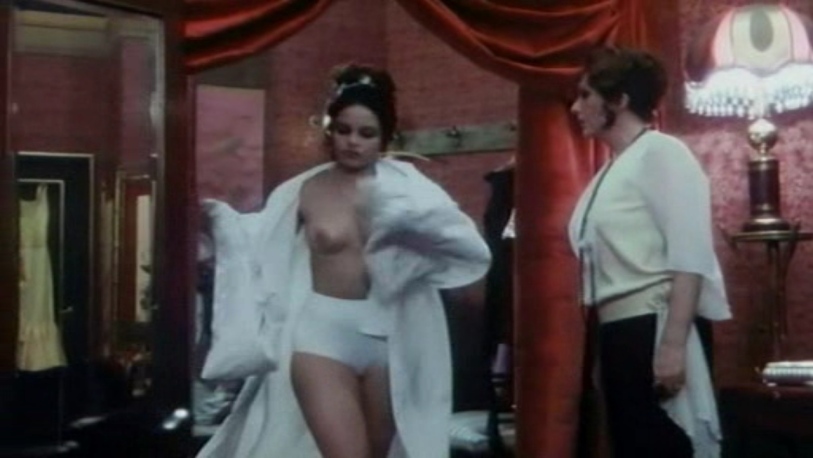 Iliana Ross foto desnuda 55