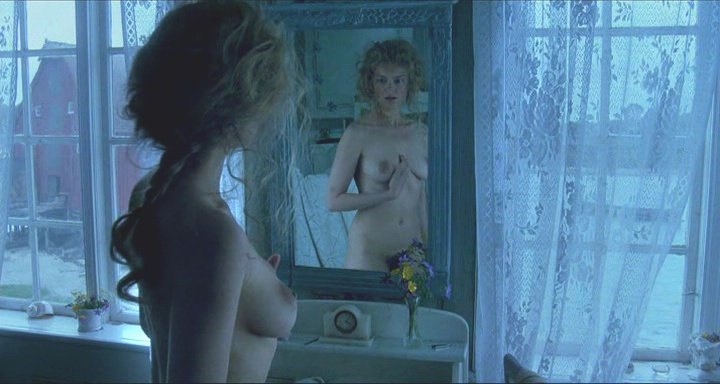 Marie Richardson desnudo